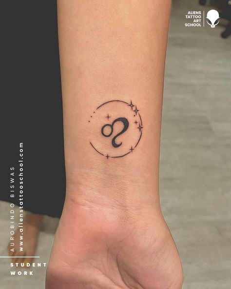 Lion Zodiac Tattoo, Leo Tattoo For Women, Leo Symbol Tattoos, Aliens Tattoo, Zodiac Signs Leo Tattoo, Leo Zodiac Tattoos, Tattoo Training, Leo Tattoo Designs, Leo Tattoo