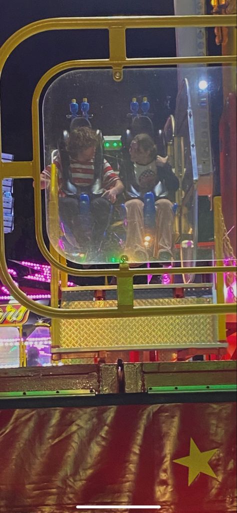 Roller Coaster Aesthetic Couple, Theme Park Aesthetic Couple, Theme Park With Boyfriend, Couple On Roller Coaster, Theme Park Couple, Roller Coaster Couple, Amusement Park Couple, Theme Park Date, Amusement Park Date