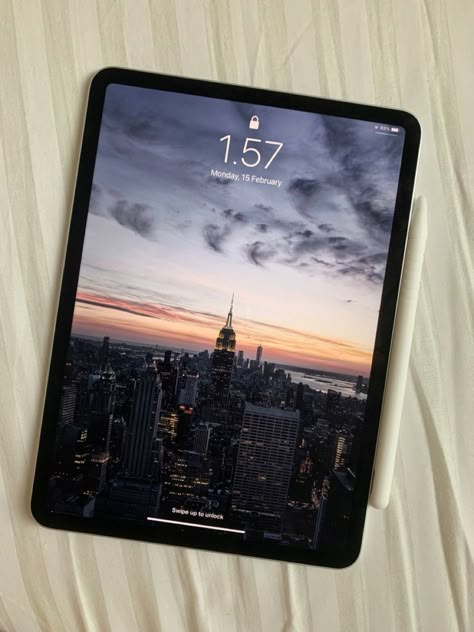 #ipadpro #aesthetic #ipadaesthetic #ipad #lockscreen Ipad Air 4 Aesthetic, Tablets Aesthetic, Ipad Lockscreen Aesthetic, Ipad Pro Aesthetic, Tablet Aesthetic, 11 Aesthetic, Ipad Picture, Ipad Lockscreen, Samsung Ipad