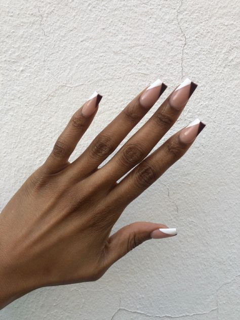 Trendy Nails On Black Women, Gel Nails Ideas Black Women, Brown Nails For Black Women, Fall Color Nails Black Women, Short Set Nails Black Women, Trendy Fall Nails Square, Trendy Minimalist Nails Square, Brown And White French Tip Nails, Minimalist Nails Black Women