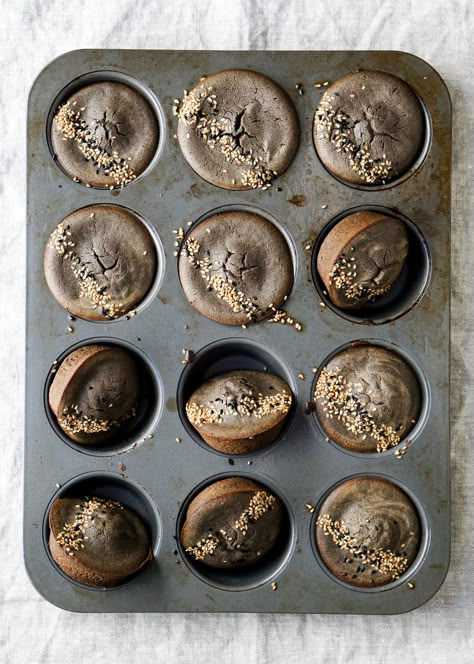 Mochi Muffin Recipe, Mochi Muffin, Muffin Photography, Mochi Desserts, Black Sesame Mochi, Mochi Muffins, Manju Recipe, Sesame Mochi, Muffin Flavors