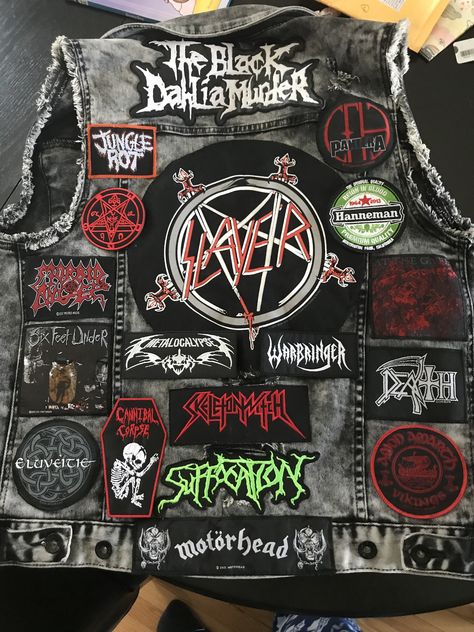 Metal Head Jacket, Battle Vest Heavy Metal, Band Patches Jacket, Metal Patches Jacket, Thrash Metal Fashion, Battle Vest Ideas, Battle Jacket Metal, Metal Battle Vest, Battle Jacket Ideas