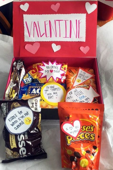 Valentines Day Gifts for Him That Will Show How Much You Care! ★ See more: http://glaminati.com/valentines-day-gifts-for-him/ Hamper Gifts, Pinterest Valentines, Diy Valentines Day Gifts For Him, Roses Valentine, Gifts Husband, Valentines Gift Bags, Diy Gifts For Him, Hari Valentine, Creative Valentines