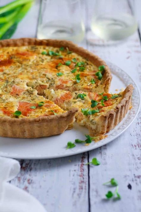 Smoked Salmon Quiche Smoked Salmon Quiche Recipes, Smoked Salmon Quiche, Salmon Quiche, Goat Cheese Quiche, Egg Quiche, Salmon And Sweet Potato, Bacon Quiche, Cheese Quiche, Trip To London