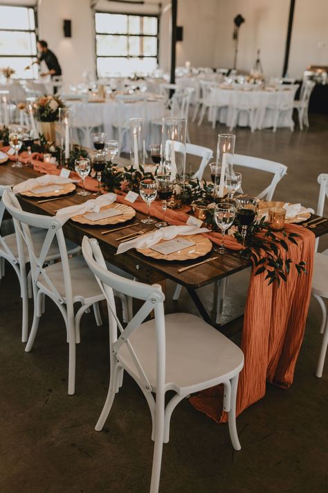 Simple Terracotta Wedding Decor, Wedding Table Decorations Terracotta, Modern Boho Wedding Table Decor, Terracotta Wedding Ideas, Champagne Terracotta Wedding, Grey And Terracotta Wedding, Rust Table Setting Wedding, Terracotta Table Setting Wedding, Fall Wedding Venues Indoor