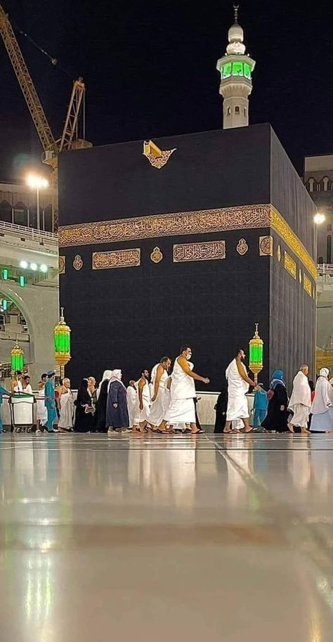 Kaaba Pictures, Khana Kaba Dp, Khana Kaaba, Eid Photoshoot Ideas, Coran Quotes, Islamic Motivation, Ramadan Kareem Pictures, Muslimah Photography, Mecca Kaaba