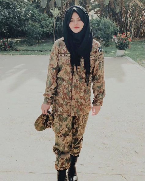 Pak Army Girls Dpz, Army Dress Uniform, Simple Dress For Girl, Army Girls, Female Military, Army Dress, Idf Women, Army Look