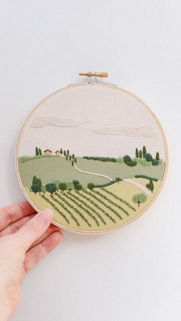 Embroidery Using Fabric Scraps, Embroidery Designs For Love, Fun Embroidery Ideas, Italy Embroidery, Handwork Ideas, Embroidery Landscape, Diy Embroidery Projects, Landscape Embroidery, Fun Embroidery