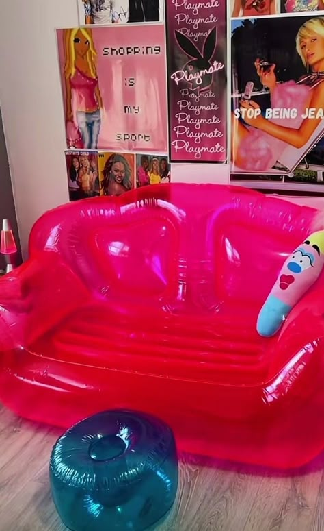 Inflatable Chair Bedroom, Inflatable Chair Aesthetic, Blow Up Couch Aesthetic, Blow Up Furniture 90s, Pink Blow Up Couch, Inflatable Pink Couch, Blow Up Chairs 90s, Inflatable Furniture Aesthetic, Inflatable Couch Aesthetic