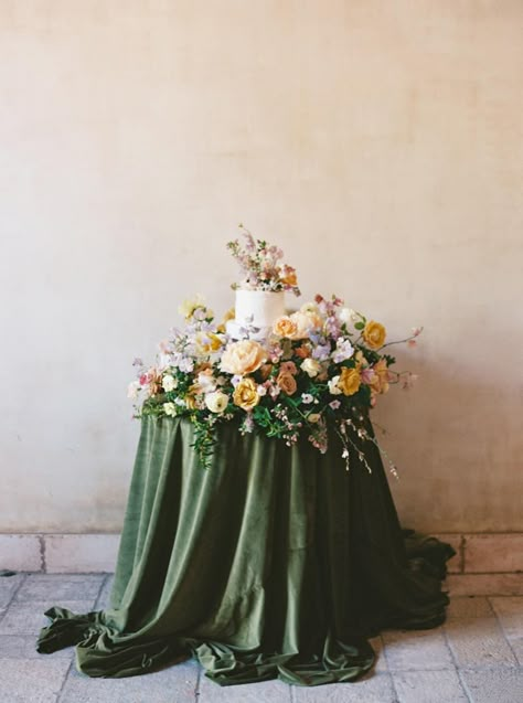 Green Porch, Cake Florals, Cake Table Decor, Wedding Cake Dessert Table, Cake Flower, Simple Wedding Cake, Wedding Cake Inspiration, Floral Inspiration, Floral Cake