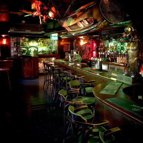 The 8 best dive bars in London 60s Bar Design, Old Dive Bar Aesthetic, Dive Bar Ideas, Dive Bars Aesthetic, 70s Dive Bar Aesthetic, Dive Bar Aesthetic, Bars Aesthetic, Bar Themes, Blues Bar