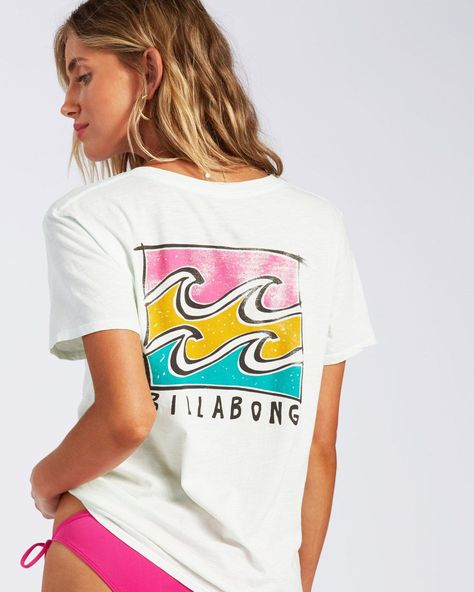 Surf Outfit Women, Pretty Mini Dresses, Long Sleeve Rashguard, Surf Tshirt, Special Clothes, Billabong Women, Surf Outfit, Roxy Women, Skateboard Art