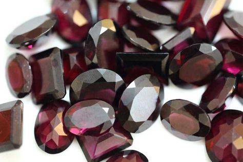 Red Garnet: Meanings, Properties, Facts And More Garnet Meaning, Red Garnet Jewelry, Metamorphic Rocks, Garnet Crystal, Green Jasper, Crystal Therapy, Deep Red Color, Rare Gemstones, Garnet Gemstone