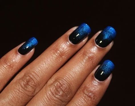 Blue Black Gradient  http://www.bellezzabee.com/2012/09/nail-challenge-day-10-blue-black.html Blue Black Gradient, Black And Blue Nails, Black Ombre Nails, Blue Ombre Nails, Nails Yellow, Black Gradient, Ombre Nail Designs, Super Nails, Black Nail