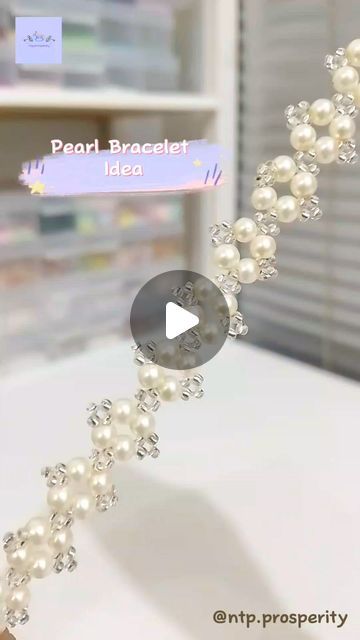 Beaded Belt Diy, Diy Pearl Necklace Tutorial, Pearl Bracelet Diy Handmade Jewelry, Pearl Bracelet Ideas, Diy Pearl Bracelet, Pearl Bracelet Tutorial, Pearl Necklace Tutorial, Diy Pearl Necklace, Beads Accessories