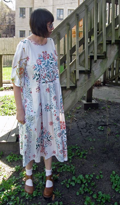 Project Minima: You Can't Keep a Tablecloth Dress Down... Tablecloth Dress, Towel Dress, Hippie Style Clothing, Looks Street Style, Vintage Tablecloths, Coat Patterns, Recycle Clothes, Made Clothing, Ash Blonde