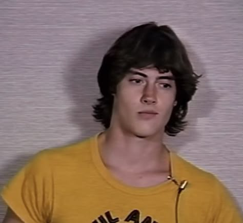 Jason London 90s, 90s Men Hairstyles, Jason London, Grunge Guy, 90s Men, Character Inspiration Male, Dazed And Confused, Elegant Man, Cute Actors