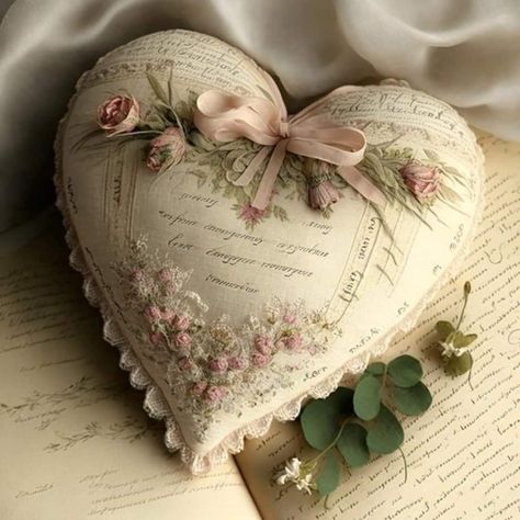 Lace Beadwork, Vintage Valentine Crafts, Heart Sachet, Fabric Covered Boxes, Embroidered Hearts, Pink Room Decor, Embroidery Hearts, Fabric Hearts, Sarah Kay