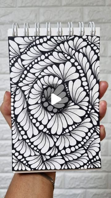 Spiral Zentangle Patterns, Zendoodle Art Ideas, Zen Tangle Patterns, Quick Doodles, Zendoodle Art, Doodle Art For Beginners, Zentangle Doodle, Zen Doodle Patterns, Zentangle Artwork