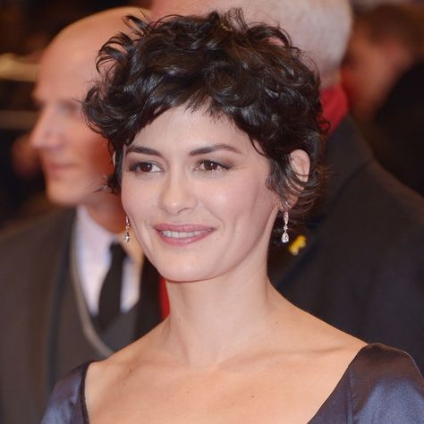 audrey tatou french woman short haircut Audry Tatou Hair, Audrey Tautou Hair Pixie, French Short Haircut, Audrey Hepburn Style Hair, Audrey Tatou Hair, Audrey Tautou Hair, French Pixie Haircut, Woman Short Haircut, Audrey Tatou