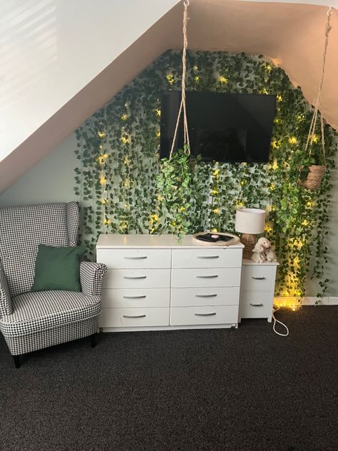 Ivy And String Lights Wall, Ivy Walls Bedroom, Vine Accent Wall, Ivy Aesthetic Room, Ivy Bedroom Wall, Diy Vine Wall Bedroom, Decor For Slanted Walls, Diy Wall Decoration Ideas For Bedroom Aesthetic, Bedroom Ivy Wall