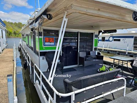 1974 Sumerset House For Sale By Owner $28K in Kentucky - Pros and Cons of Living On a Houseboat Houseboats For Sale, House Boats For Sale, Houseboat Living, House Boats, Advantages And Disadvantages, For Sale By Owner, Florida Georgia, Houseboat, Water Views