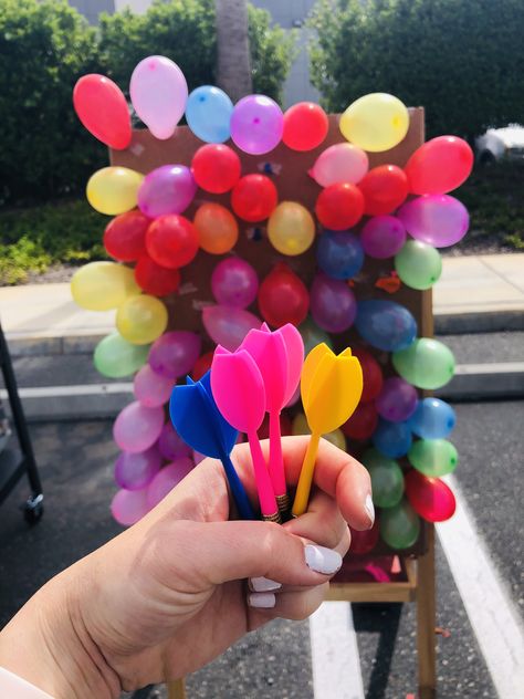 Balloon Dart Game Diy, Fun Games For Birthday Parties, Party Games With Balloons, Balloon Popping Game, Balloon Darts, Kids Birthday Party Games, Balloon Pop Game, Target Games, Backyard Party Games