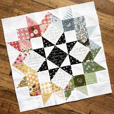 Moda Love Quilt, Love Quilt, Charm Pack Quilt Patterns, Charm Pack Quilt, Charm Pack Quilts, Mini Quilt Patterns, Layer Cake Quilts, Charm Quilt, Half Square Triangle Quilts