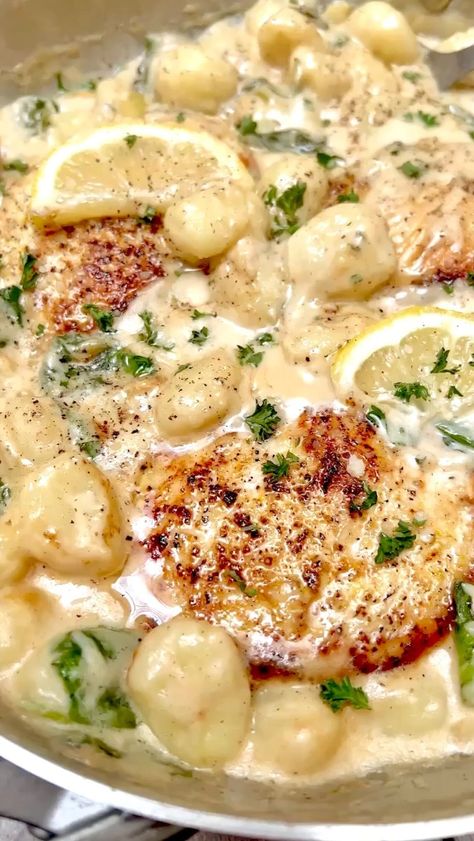 Sara Stewart, MS, CNS on Instagram: “one pan dinners 😍 >> this creamy lemon garlic chicken gnocchi is a yes-make on nights when you’re craving cozy but need it quick! ✨…” Garlic Chicken Gnocchi, Creamy Lemon Garlic Chicken, One Pan Dinners, A Balanced Meal, Pepper Seasoning, Chicken Gnocchi, Lemon Garlic Chicken, Lemon Pepper Seasoning, Pan Dinners