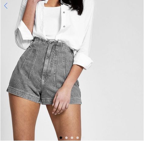 Grey Jean Shorts Outfit, Grey Denim Shorts Outfit, Jean Shorts Outfit Ideas, Grey Jean Shorts, Outfit Ideas Shorts, Frayed Dress, Jean Shorts Outfit, Shorts Outfit Ideas, Grey Denim Shorts