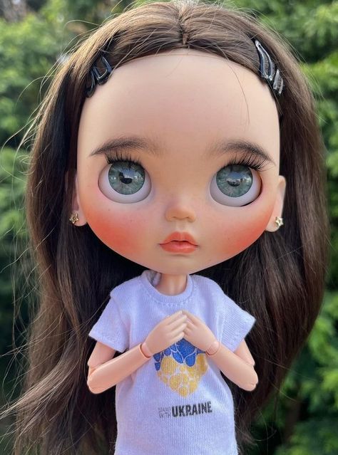 yuli_blythe Brunette Blythe Doll No Bangs, Blythe Doll Brown Hair Green Eyes, Blythe Doll Brown Hair Blue Eyes, Lia Core, Brown Hair And Grey Eyes, Brown Hair And Hazel Eyes, Brunette Blue Eyes, Brown Hair Green Eyes, Dark Blue Eyes