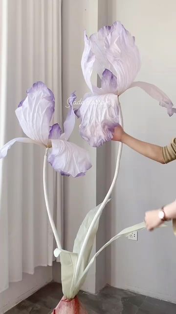 Giant Flowers Diy, Diy Flores, Christmas Float, How To Make Paper Flowers, Paper Flowers Craft, Diy Crafts Paper Flowers, Giant Paper Flowers, Giant Flowers, Kraf Diy