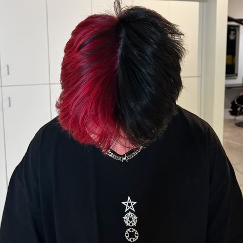 🕸️🎸🦇🥀♠️🧯🕷️🩸⛓️ guys this MIGHT be shadow the hedgehog… red n black split dye mullet w/ opposing colored webs 🤘 color n webs by me, cut done elsewhere. swipe 4 processing pics & b4 -> ⛓🧷 𝐃𝐌 𝐓𝐎 𝐁𝐎𝐎𝐊 🦇-𝔐™ 🤍 ✮ ✮ ✮ ✮ ✮ #fadedesign #fadewebs #dangerjones @dangerjonescreative #halifaxhair #halifaxqueer #halifaxhairstylist #hairgoals #hairstyles #haircolor #hairtransformation #hairfashion #alternativehair #mullet Half Red Half Black Hair Men, Red Hair Dye Idea, Red And Black Split Dye Hair, Red Frosted Tips Hair, Hair Dye Ideas For Dark Hair, Split Dye Men, Black N Red Hair, Split Dye Red And Black, Black And Red Hair Men