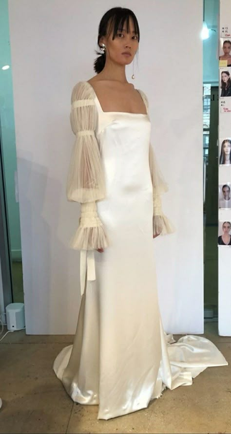 Daniel Frankel Bridal, Brides Maid Dresses Blue, Court Outfit, Danielle Frankel, Pretty White Dresses, Stunning Prom Dresses, Bridal Elegance, Feminine Chic, Lesbian Wedding