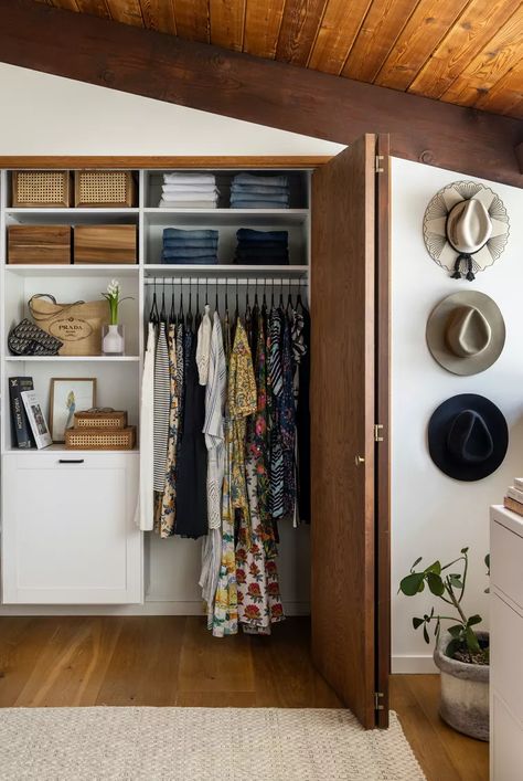 8 Items You Shouldn't Keep in Your Closet, Pros Say Neat Closet, Primary Closet, Smart Closet, Neat Method, Closet Clutter, Small Closet Space, Kitchen Finishes, Small Closet, Closet Rod