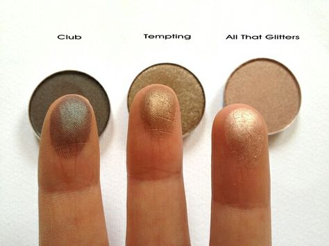 Mac's eyeshadow's in: Club, Tempting & All That Glitters. Mac Eyeshadow, Beauty Kit, Mac Makeup, Make Up Hair, Holy Grail, Make Me Up, All That Glitters, Summer Clothes, Mac Cosmetics