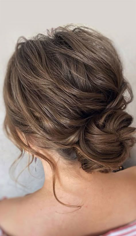 Messy Bridal Hair, Messy Ponytail Hairstyles, Bride Hairstyles Updo, Messy Chignon, Messy Hair Look, Messy Hair Updo, Hair Styels, Wedding Bun Hairstyles, Wedding Hair Up