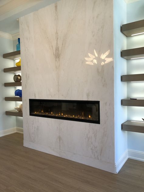 Tv Fireplace Feature Wall, Modern Living Room Ideas Fireplace, Modern Led Fireplace, Modern Linear Fireplace Wall, Fireplace Marble Wall, Marble Feature Wall, Linear Fireplace Wall, Modern Outdoor Fireplace Wall, Linear Fireplace Marble