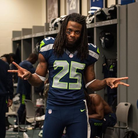 the leader of the "Legion of BOOM" Richard Sherman Seahawks Funny, 12th Man Seahawks, Seahawks Outfits, Legion Of Boom, Seattle Seahawks Football, Richard Sherman, Seattle Sports, Seahawks Fans, Seahawks Football