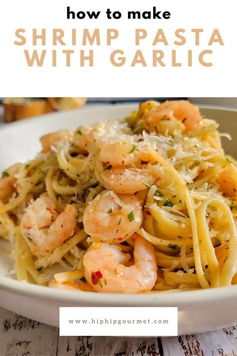 side view of shrimp pasta in a bowl with chili flakes and parmesan, garlic bread in the background Shrimp With Linguine, Easy Shrimp Pasta, Pasta With Garlic, Shrimp Linguine, Garlic Shrimp Pasta, Garlic Butter Shrimp, Vegetarian Sides, Gourmet Pizza, Garlic Butter Sauce