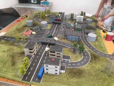 Smart City Model For School, City Model For School Project, Smart City Model, Math City, Evs Project, Science Exhibition Ideas, Science Exhibition Projects, Miniature City, School Exhibition