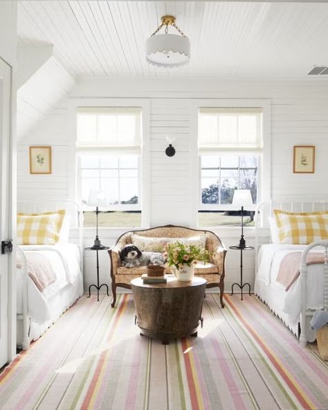 white farmhouse bedroom with two twin jenny lind beds and antique settee between them Jenny Lind Bedroom, 2020 Bedroom, Cozy Farmhouse Bedroom, Jenny Lind, Classy Bedroom, Guest Bedroom Decor, Kids Bedroom Designs, Fall Bedroom, Pretty Bedroom