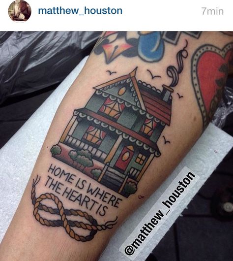 🎈 House Tattoo, Pretty Tattoo, Armband Tattoos, Tattoo Old School, Tattoos Art, Home Tattoo, School Tattoo, Great Tattoos, Vintage Tattoo