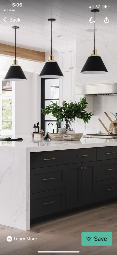 Black And White Cabinets, Lights Over Kitchen Island, Modern Black Kitchen, Light Wood Kitchens, Black Kitchen Island, Transitional Decor Kitchen, Black Kitchen Cabinets, White Modern Kitchen, Kitchen Marble