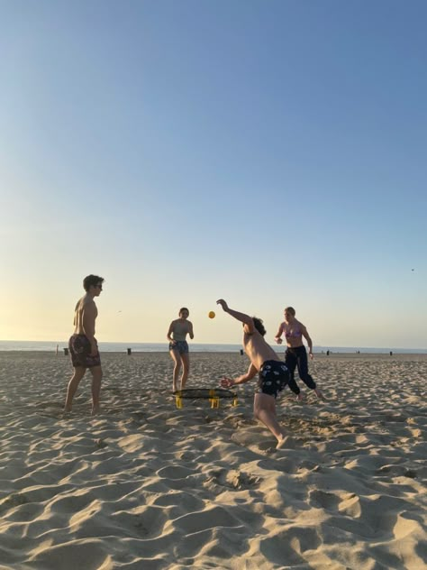 Beach Games Aesthetic, Spikeball Aesthetic, Summer Beach Aesthetic Friends, Beach With Friends Aesthetic, Beach Summer Camp, Beach Trip With Friends Aesthetic, Surfer Friends, Beach Sunset With Friends, Friend Group At Beach