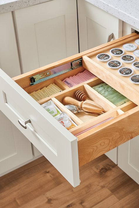 Kitchen Cabinets Organization, Corner Kitchen Cabinet, Drawer Organization, Refacing Kitchen Cabinets, Spice Drawer, Fashion Crafts, Kitchen Drawer Organization, Farmhouse Kitchen Cabinets, Popular Kitchens