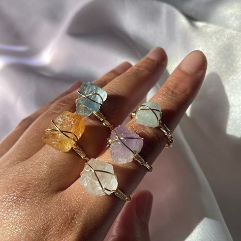 Crystal Rings Aesthetic, Wrapped Rings, Raw Crystal Ring, Rings Gemstone, Raw Stone Ring, Raw Crystals, Wire Rings, Wire Wrapped Rings, Shell Jewelry