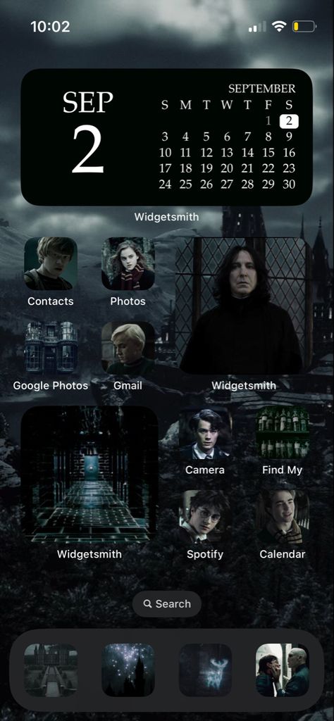 Dark aesthetic Harry Potter themed iOS 14 home screen #harrypotter #ios14 #wallpaper #homescreen #homescreensetup #darkaesthetics #gryffindor Harry Potter Phone Layout, Harry Potter Iphone Theme, Harry Potter Themed Phone, Hogwarts Homescreen, Home Screen Wallpaper Iphone Aesthetic, Harry Potter Dark Aesthetic, Iphone Wallpaper Harry Potter, Harry Potter Home Screen, Harry Potter Homescreen