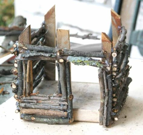 Small Fairy Houses Diy, Miniature Gnome Garden, Pallet Fairy Garden, Making A Fairy House, Mini Tree House Diy, Homemade Fairy Houses Diy, Handmade Fairy House, Garden Fairy House, Homemade Fairy Houses