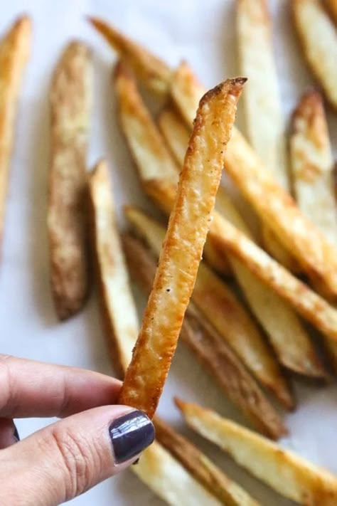 Air Fryer French Fries Recipes - Seriously Good Fries! Air Fryer French Fries, French Fries Recipe, Crispy French Fries, Frozen French Fries, Crispy Fry, Air Fry Recipes, Skinnytaste Recipes, Fries Recipe, Recipes Air Fryer